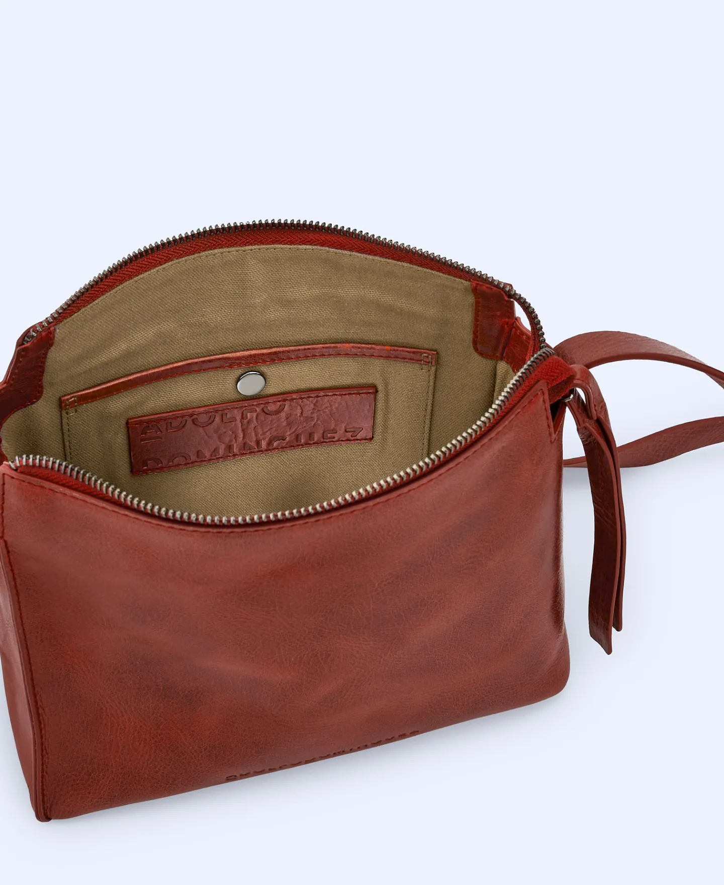 Adolfo Dominguez Bolsos>Bandolera Mediana En Piel Craquelada Granate