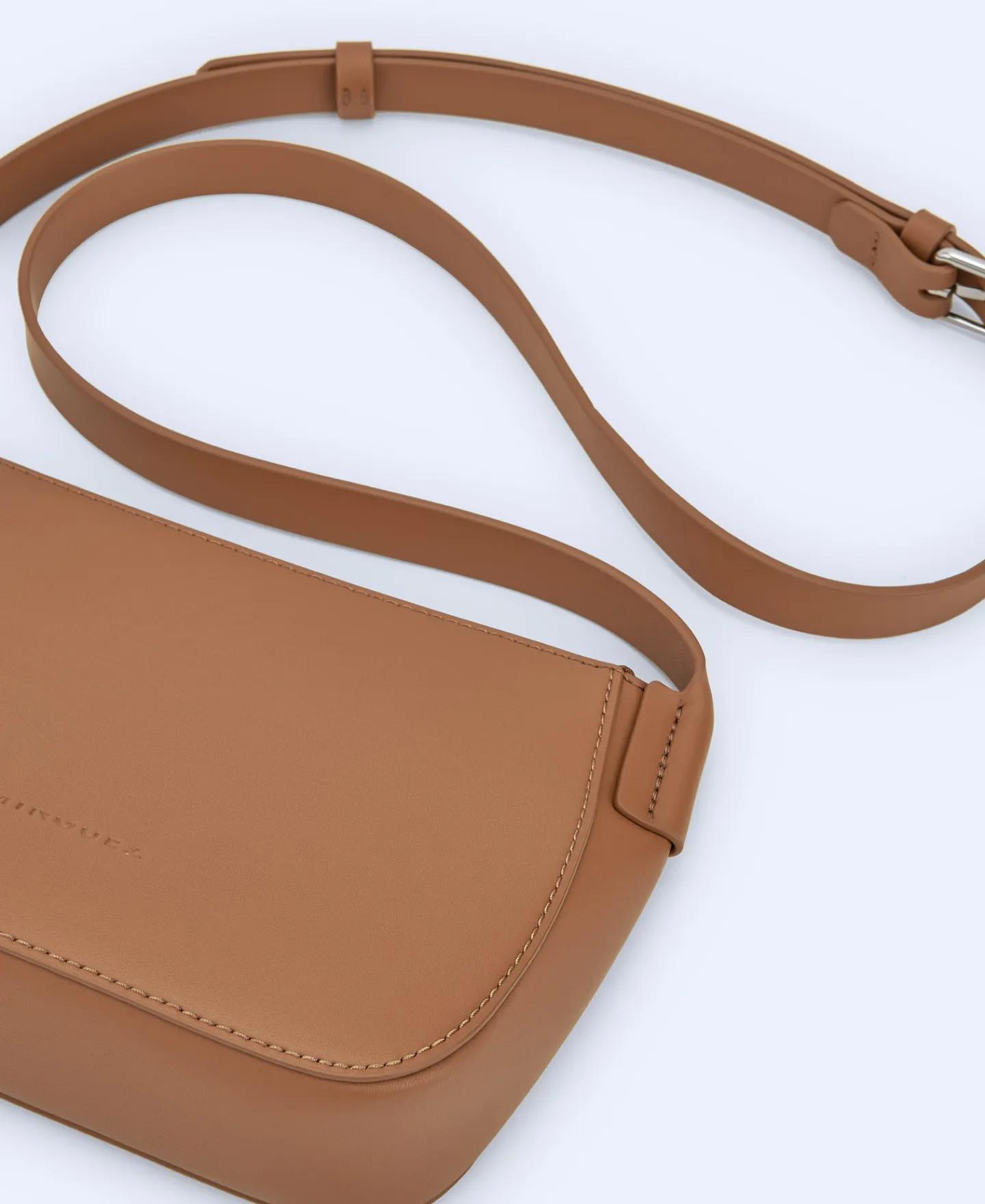 Adolfo Dominguez Bolsos>Bandolera Pequena De Piel Vaqueta Cuero