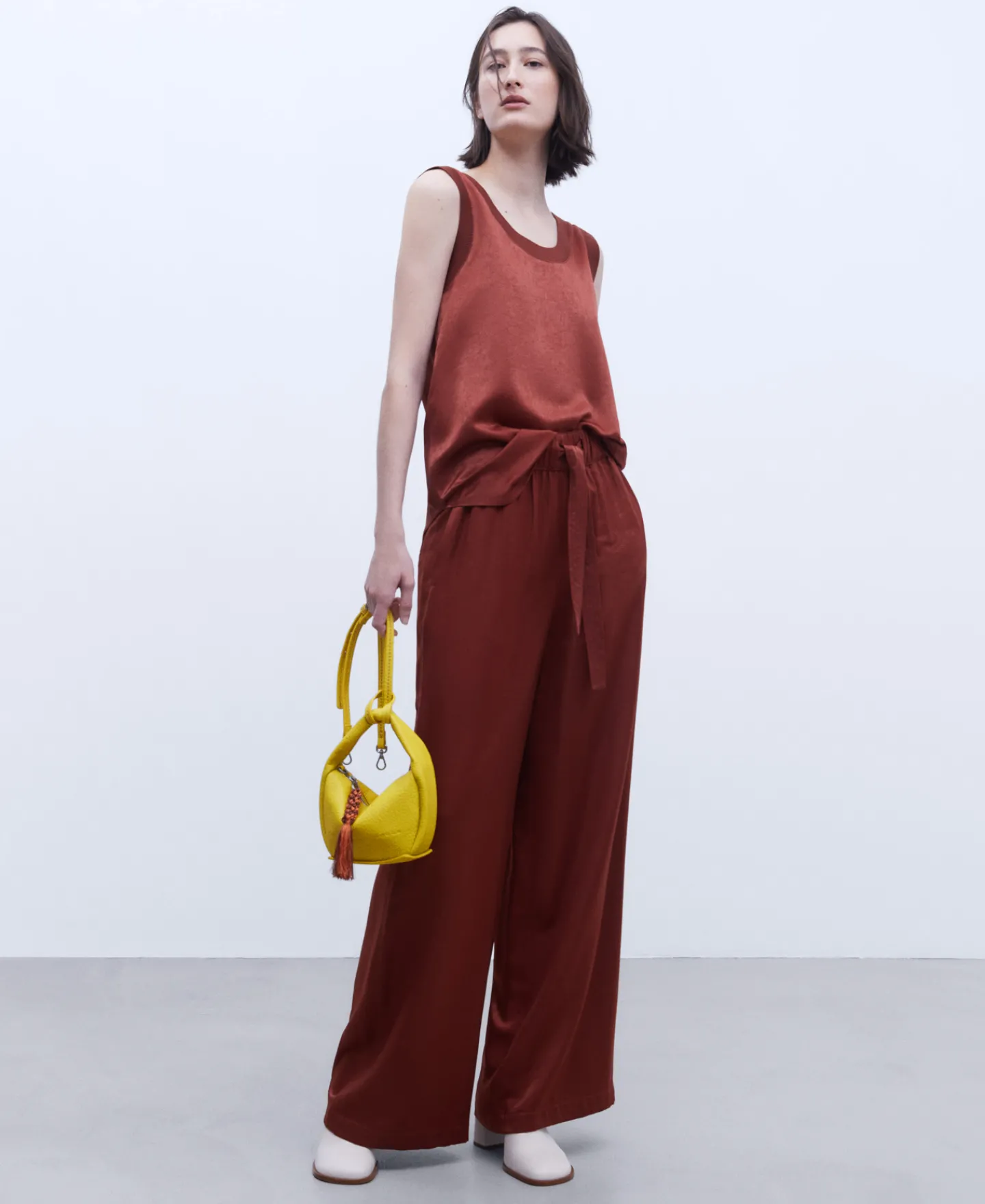 Adolfo Dominguez Bolsos>Bandolera Pequena En Poliester Reciclado Amarillo