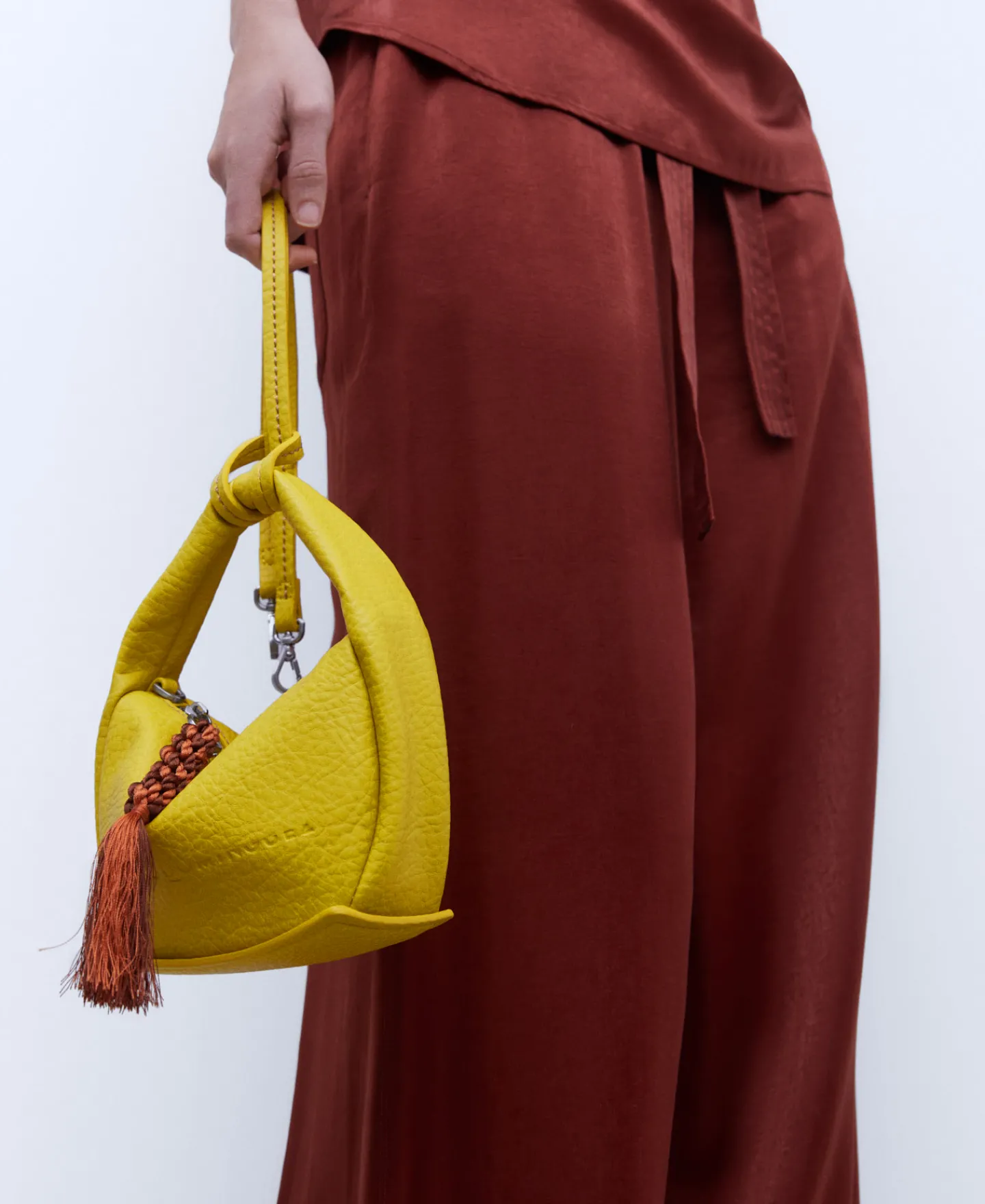 Adolfo Dominguez Bolsos>Bandolera Pequena En Poliester Reciclado Amarillo