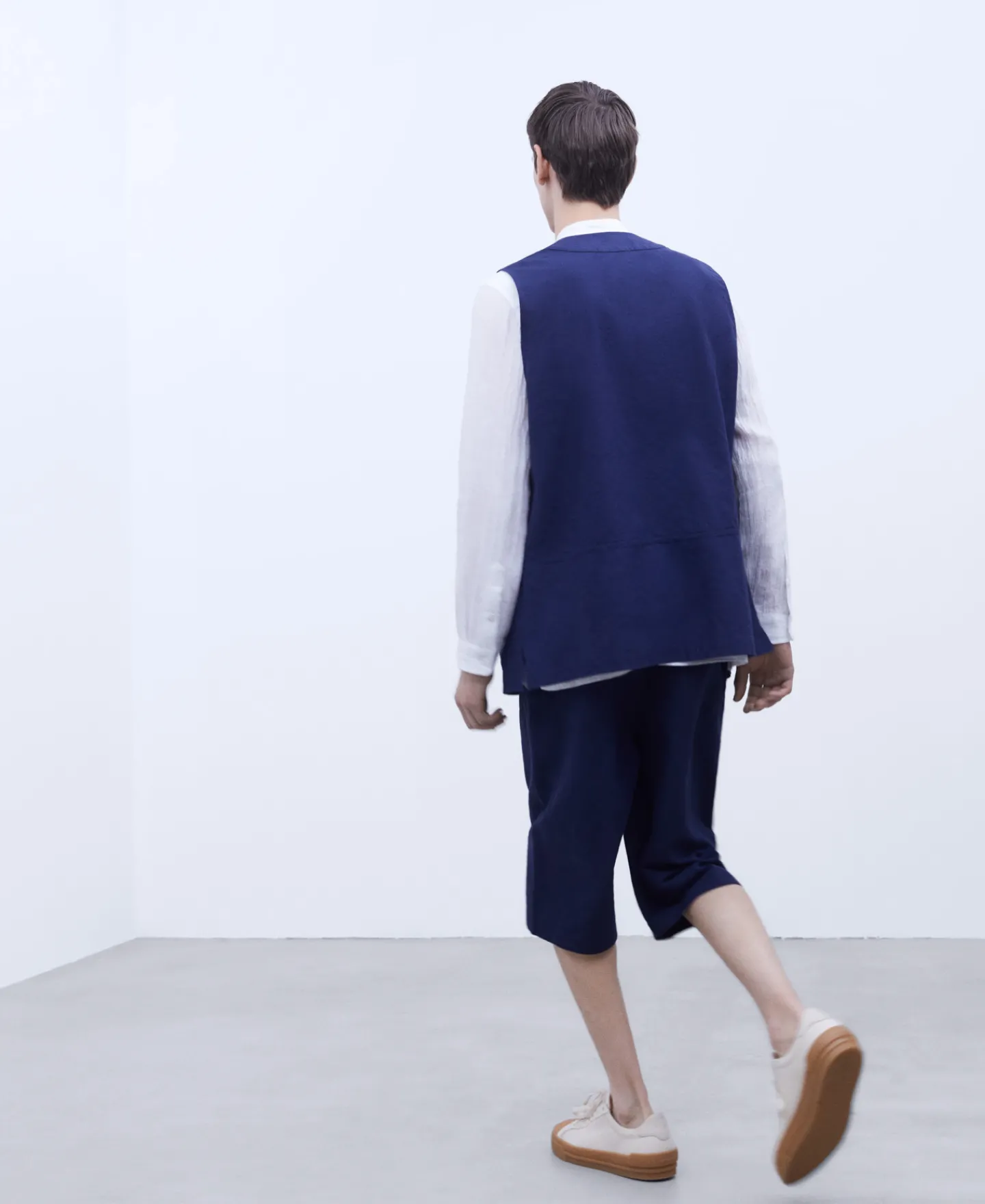 Adolfo Dominguez Abrigos Y Chaquetas>Chaleco En Lino Europeo Y Algodon Azul Royal